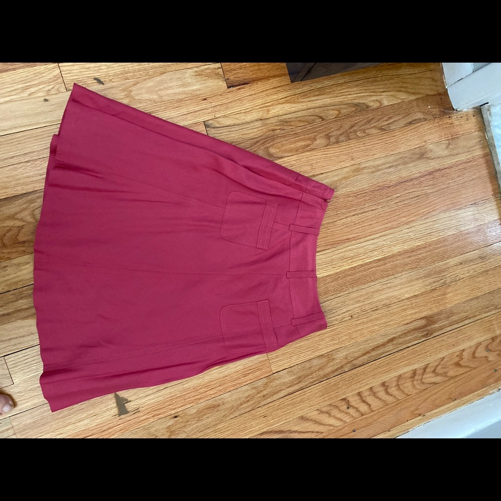 Well fitted hardly worn Ann Taylor skirt